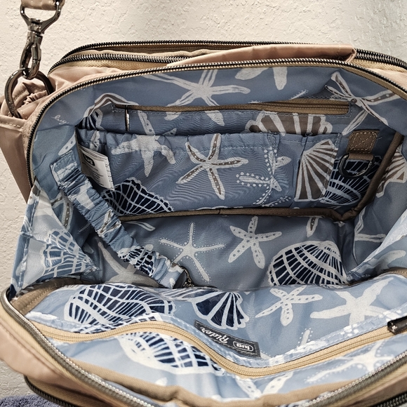 Lug rider crossbody - Picture 3 of 12